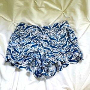 Lilly Pulitzer Blue shorts.comfortable and good condition! Has pockets! Size XS